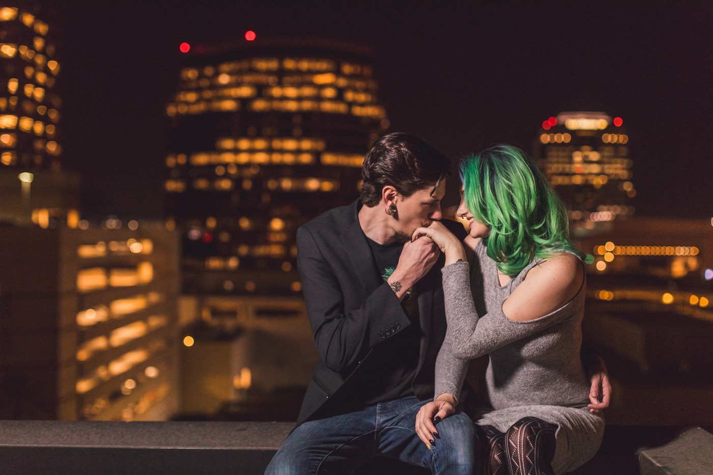 rooftop-engagement-session-kiss