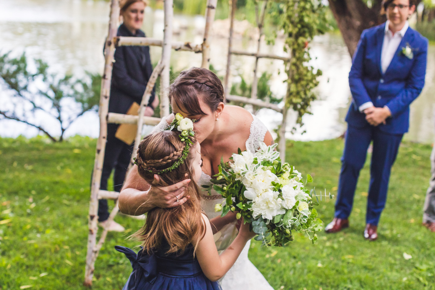 mother-and-daughter-moment-at-wedding