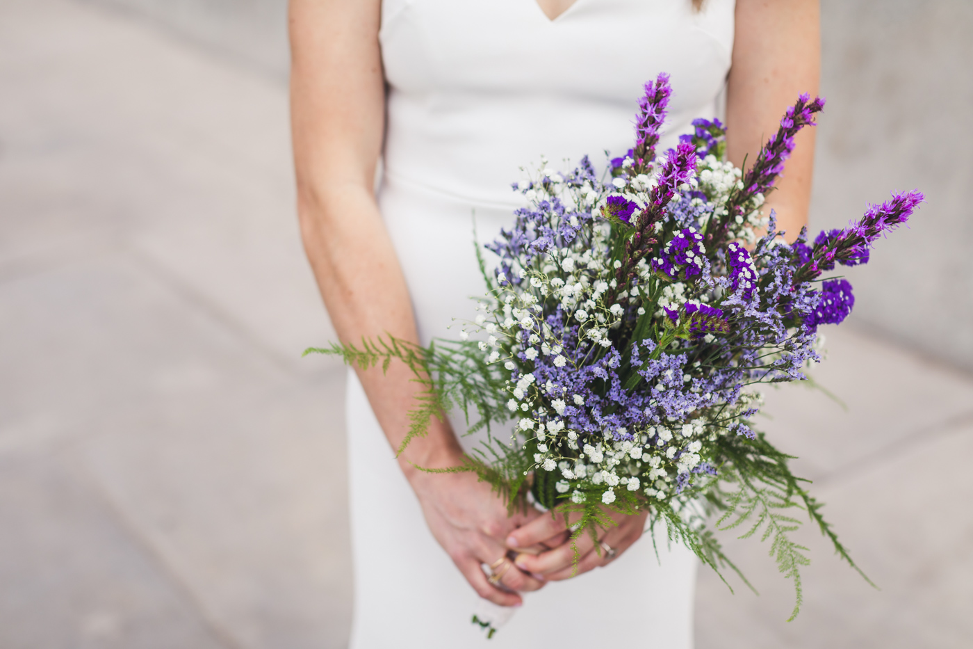 aaron-kes-photography-bride-and-bouquet