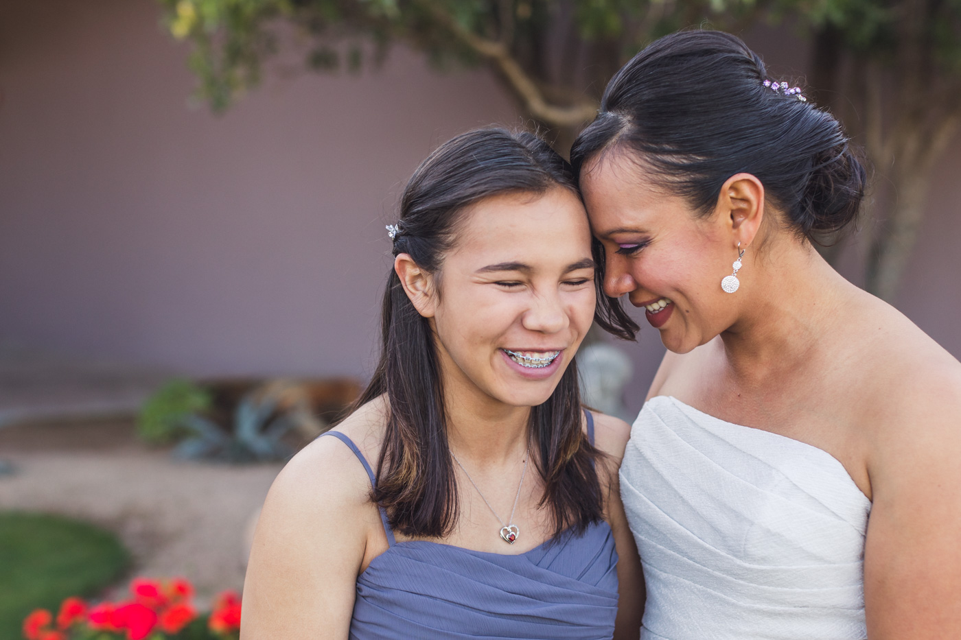 bride-and-daughter-sharing-moment