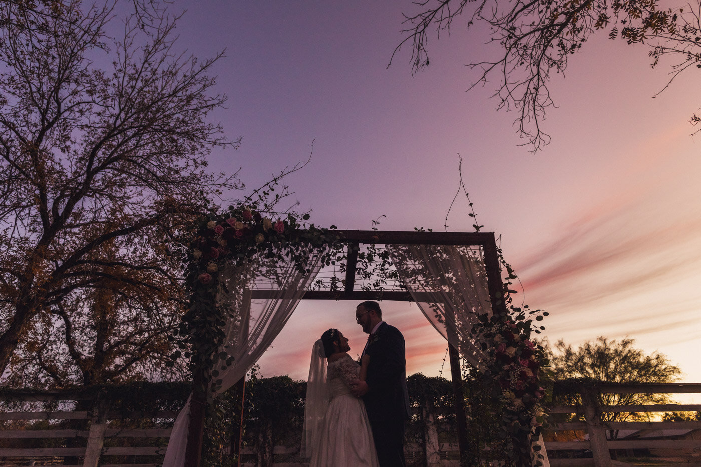 arizona-sunset-silhouette-at-phoenix-wedding
