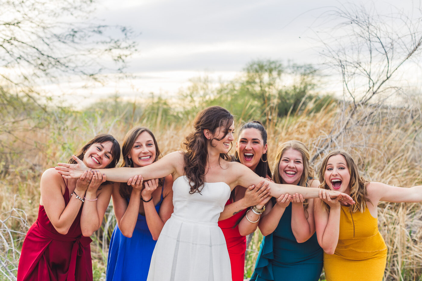 funny-friends-photo-at-wedding