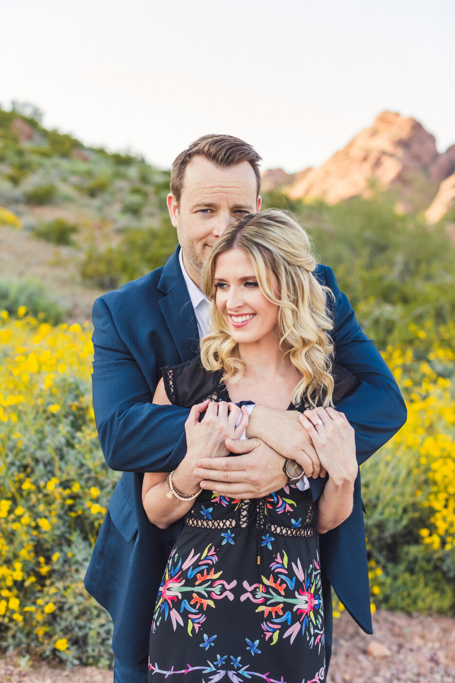 papago-park-engagement-session-with-wildflowers