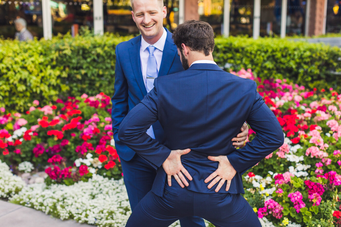 groom-and-groomsman-funny-candid-photo