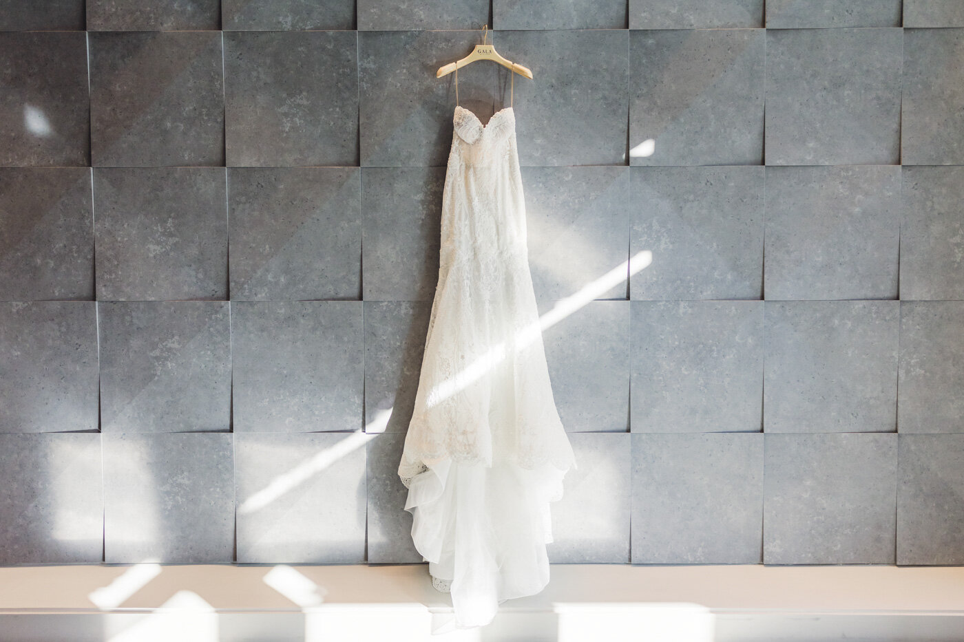 mountain-shadows-wedding-dress-detail