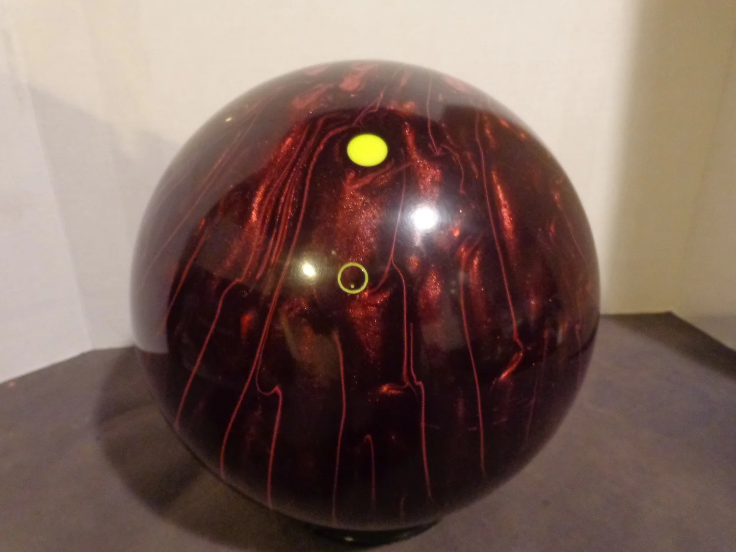 (新品•未使用)(最終値下げ)JAGGED EDGE solid 15ポンド 16 lb. Jagged Edge Solid — Strike Again Bowling