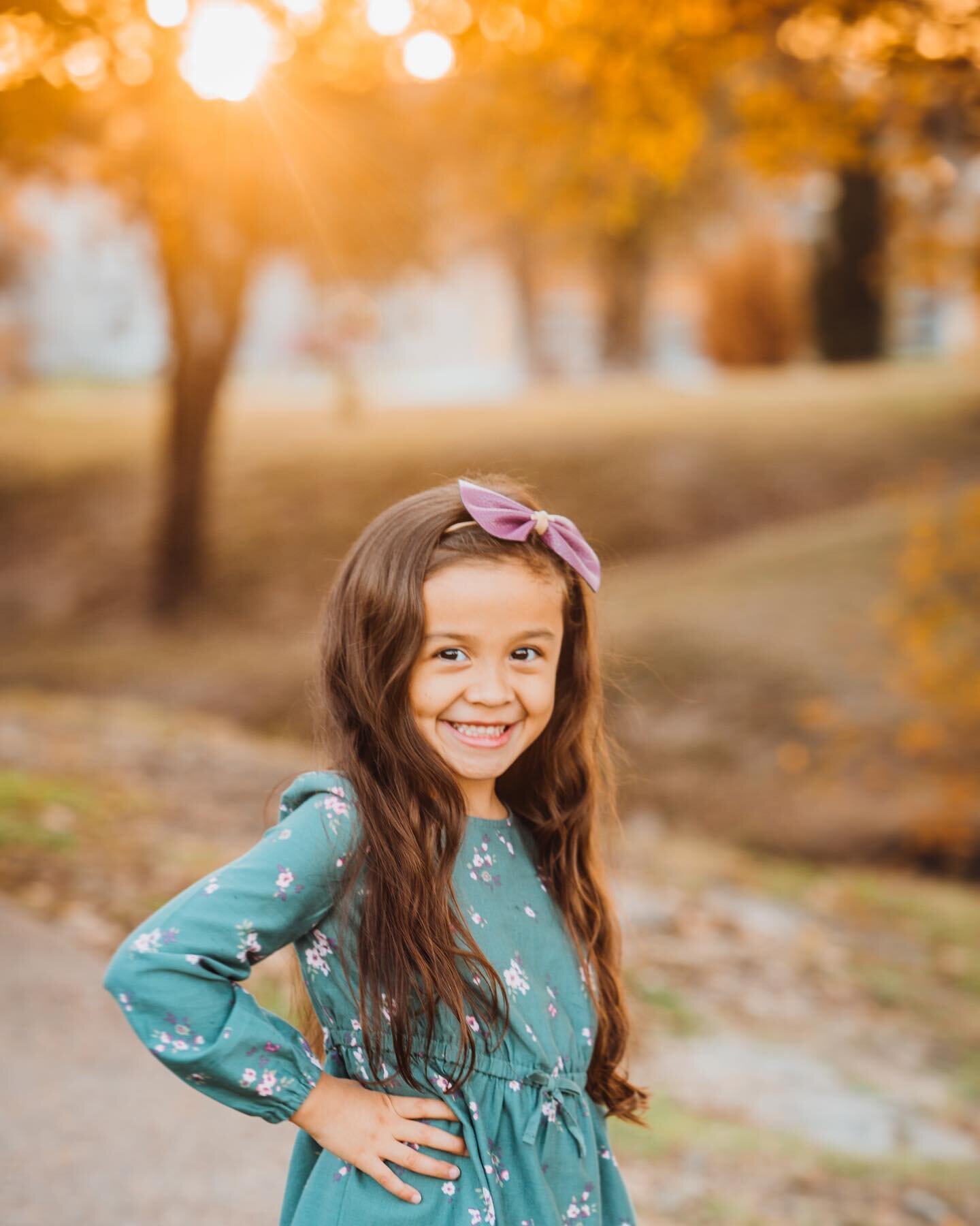She shines bright! 
.
.
.
#childrenphotography #familyphotography #familyphotographer #goldenhour #naturallight #nature