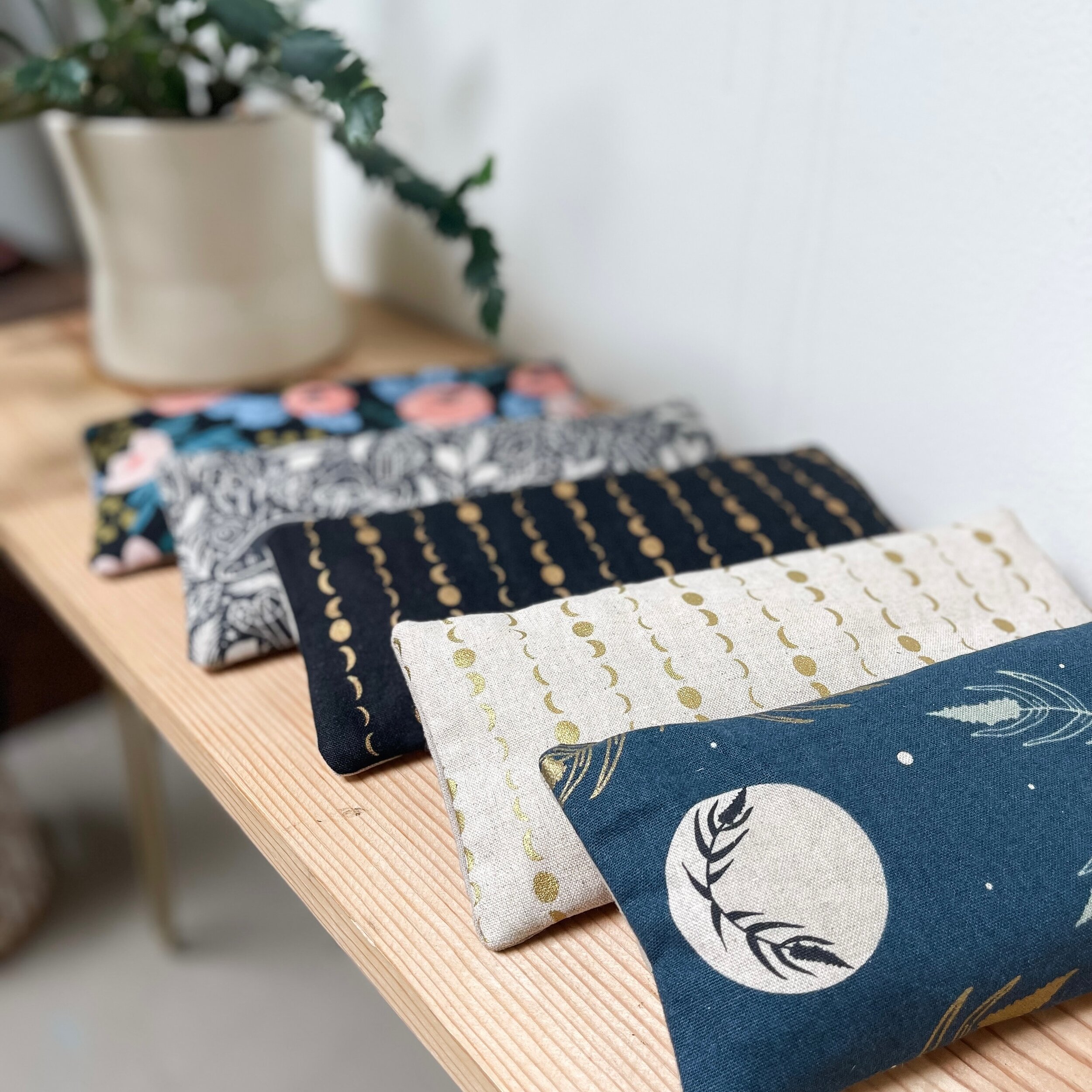 SPRING SALE! 🌼 Use code EQUINOX24 for 25% off all the lovelies. Relax in beauty with our Thompson Eye Pillows. Linen, removable sleeves in beautiful prints. Filled with lavender and flax. Ahhhh 😴 
.
.
.
.
.
.
.
.
#sale #springsale #yogavibes #zen #