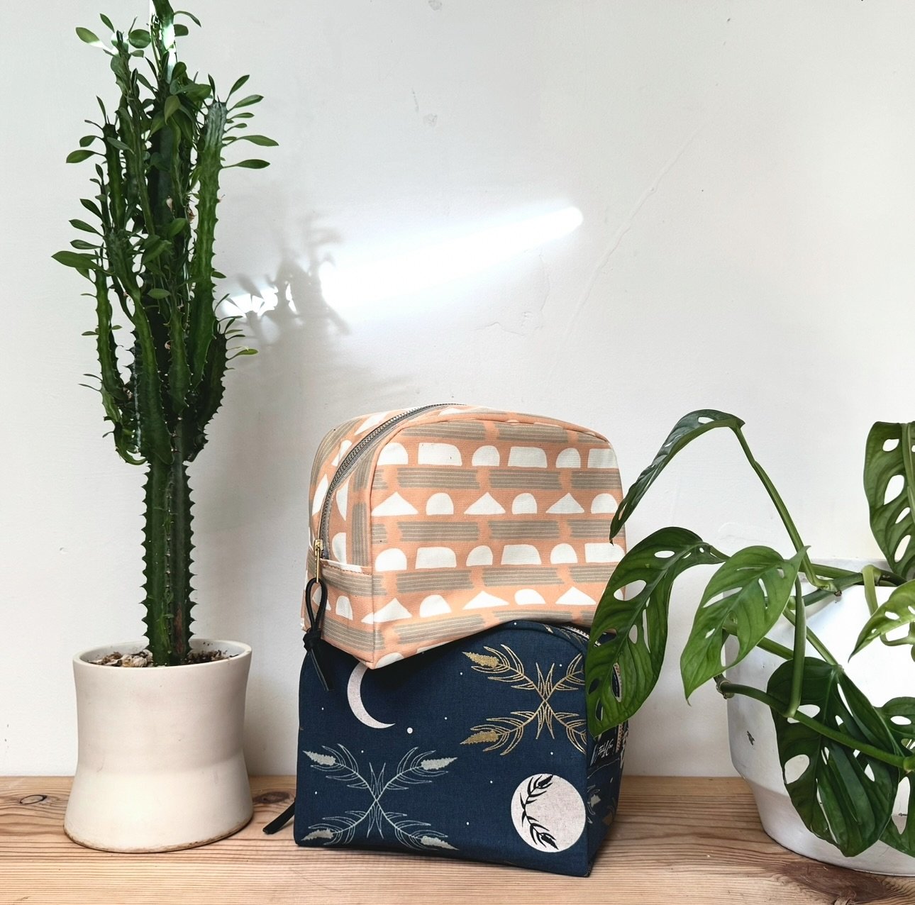 It&rsquo;s time to start thinking about all the mamas in your life! Our West Dopp Kit is the perfect gift, on its own or tuck some of your favorite local products in it. We love @themakeandmary and @olioeosso 🩷🩷🩷 These cutie toiletry bags are full