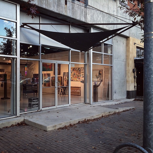 Can you spot the #anaurora? Come see the new #gallery showing on Colorado St between 2nd and 3rd. Great #exhibition showcasing #local #art!