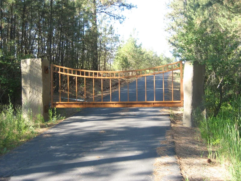 White Rd. Gate new columnar.JPG