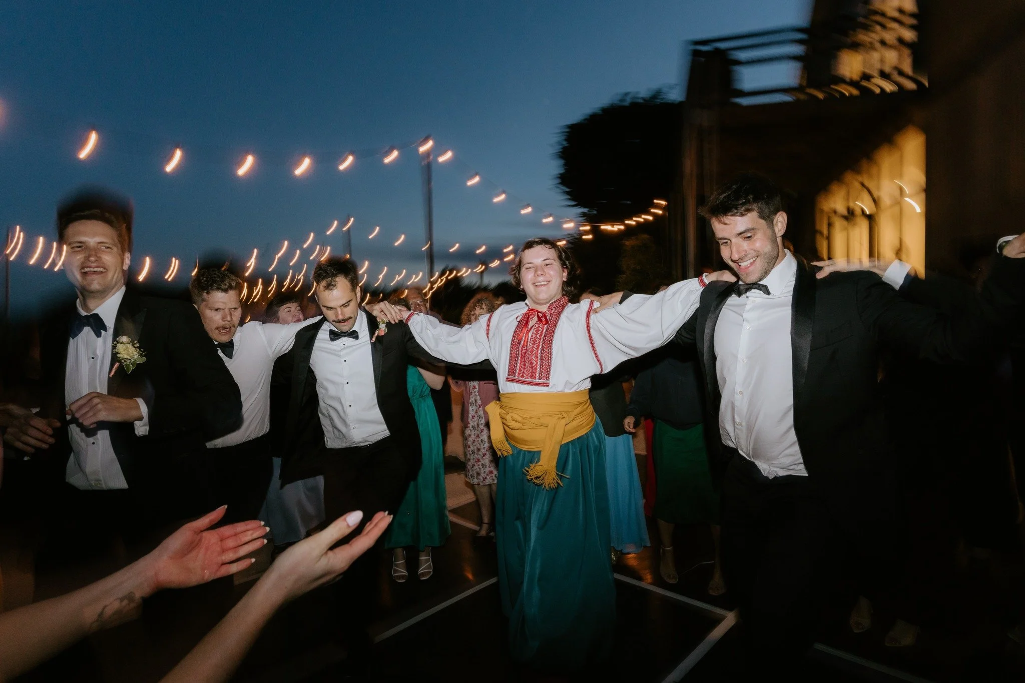 🌟Some of our favourite moments at weddings and events happen off the stage.
Bringing guests into the dance creates instant connection, shared joy, and a celebration that feels truly alive. 🌟