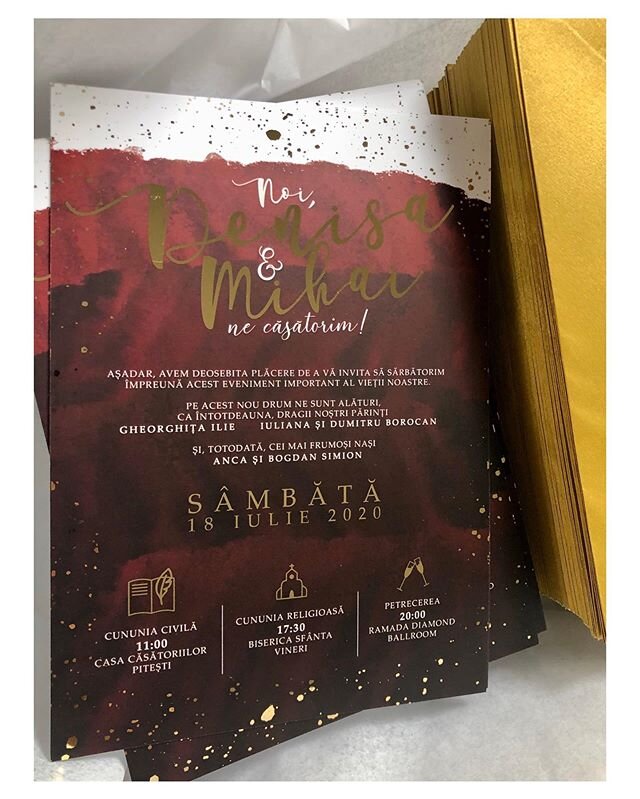 Burgund and gold foil touch made by us. 🤩
.
.
.
.
.
.
.
.
#setthedate #invitatiipersonalizate #invitatiinunta #nunta #nunta2020 
#goldfoilprint #invitations #weddinginvitations #papetarienunta #invitatii #invitatiibotez