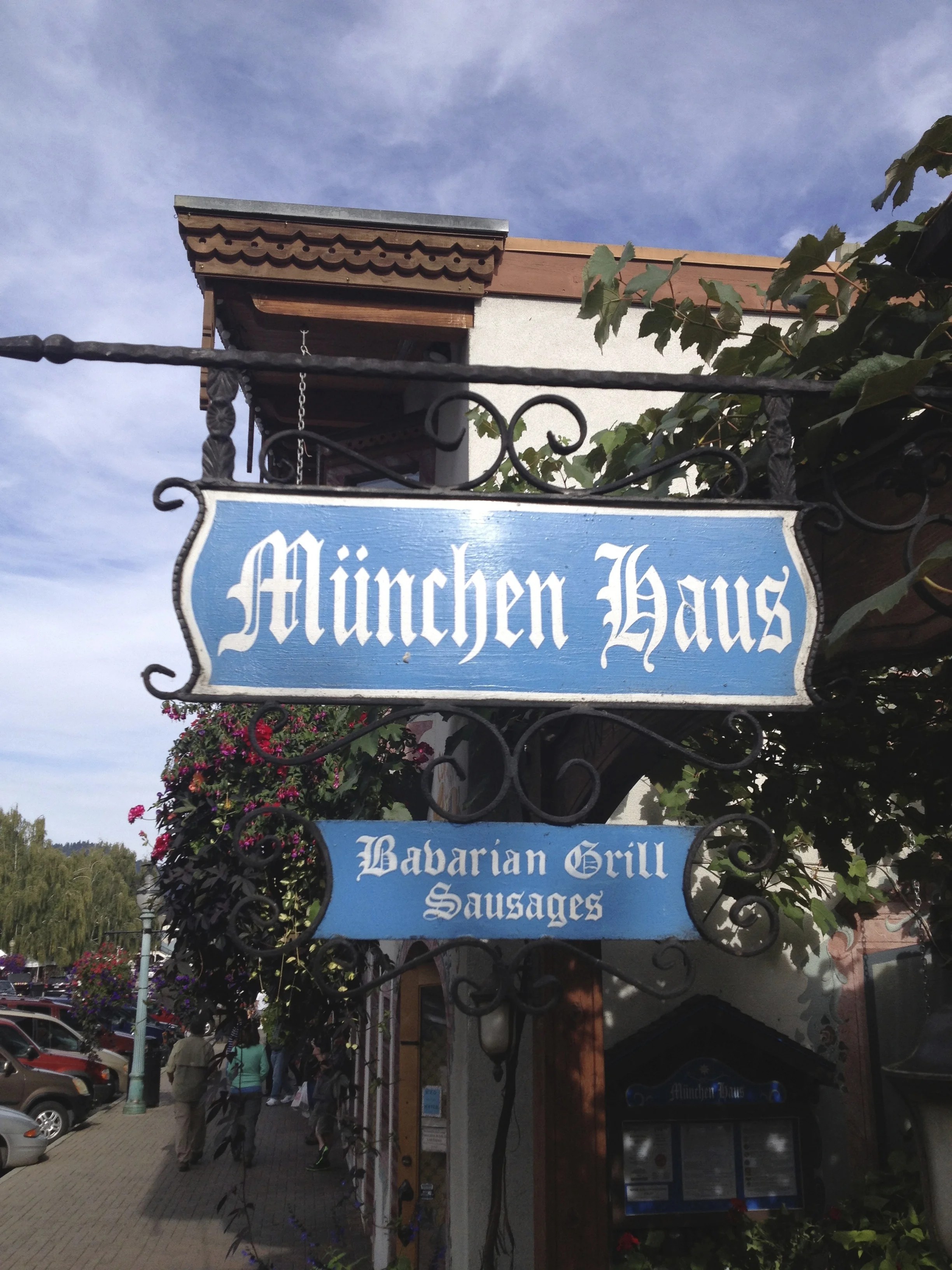 The bratwurst at the München Haus In Leavenworth are excellent.