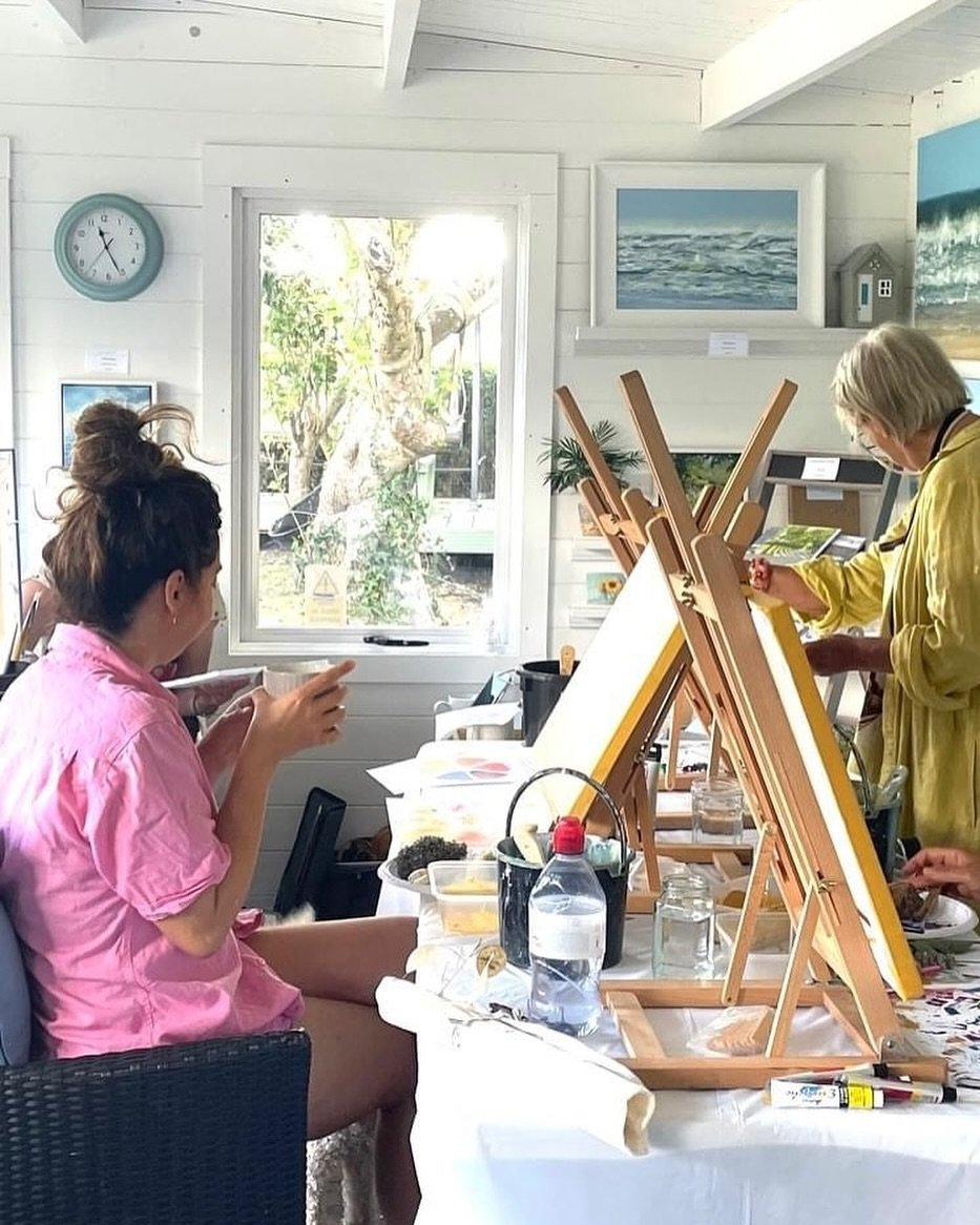 If you have ever wanted to learn how to paint with acrylics this would be a good class for you. Held in West Sussex 10.30pm-3.30pm.
One or two day workshops available.
www.lindavineart.co.uk/workshops
Link in bio

#sussexartworkshops #artworkshops #u