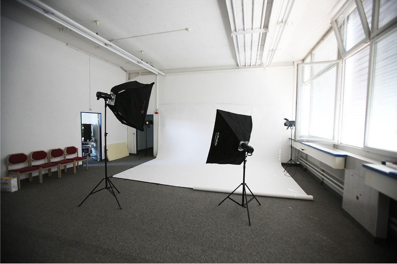 Unser Fotostudio mit den zwei Profoto B1 ist bereit