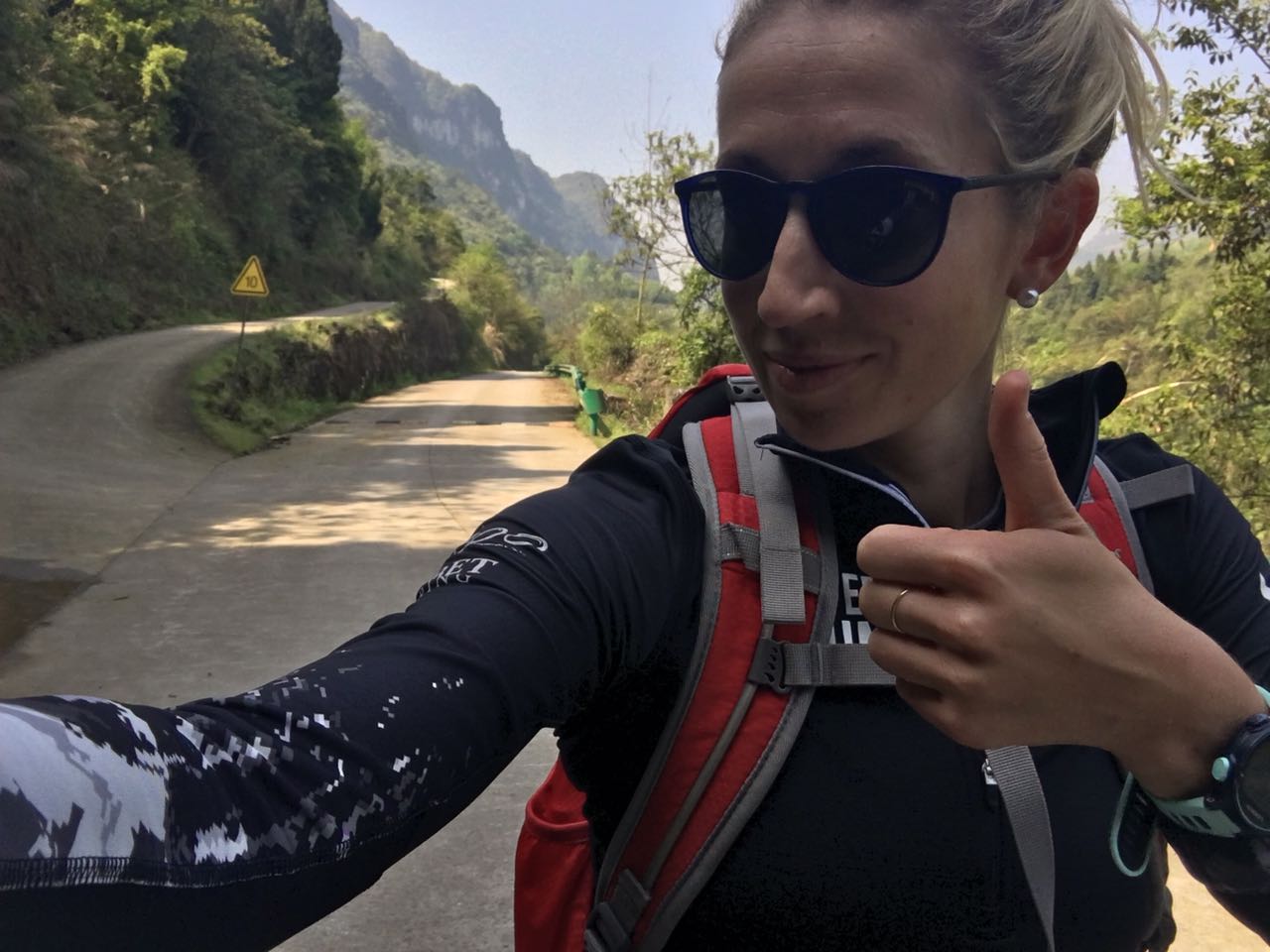 "Hello mom, I'm okay!" Back pack running in China.