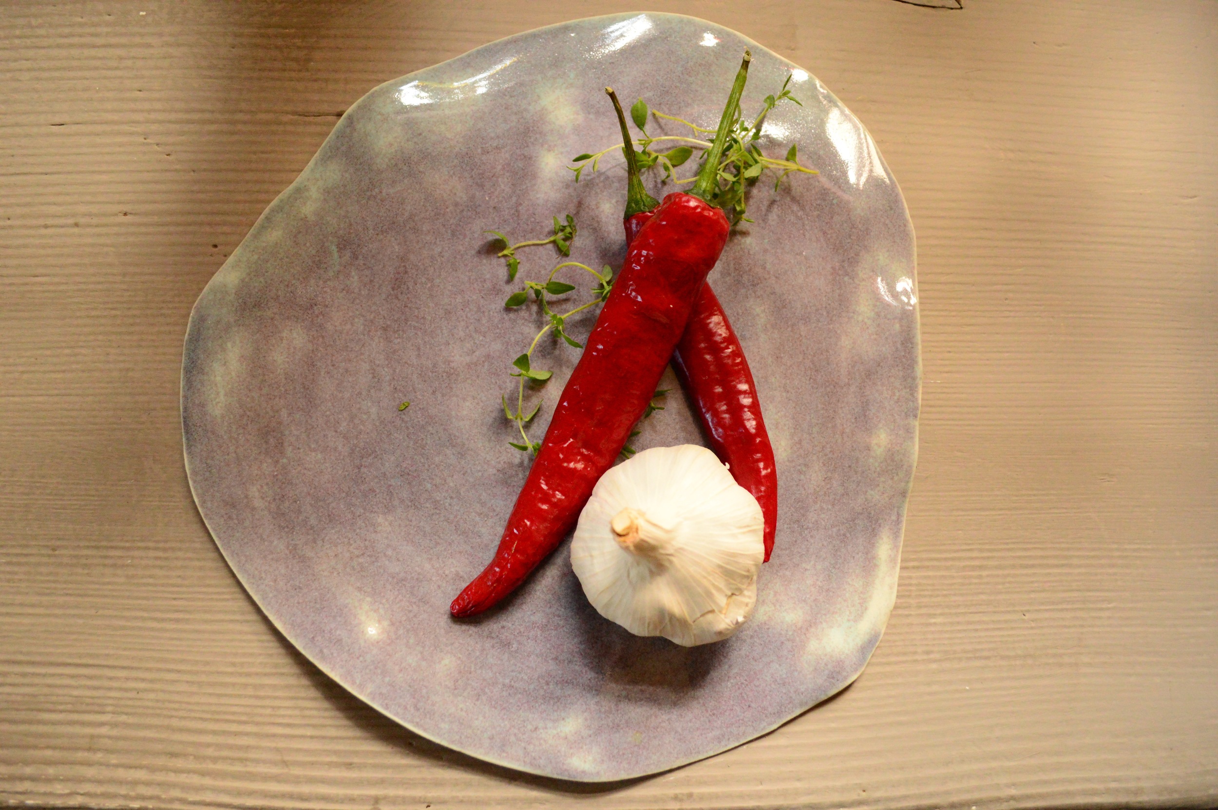 Porcelain serving plate 