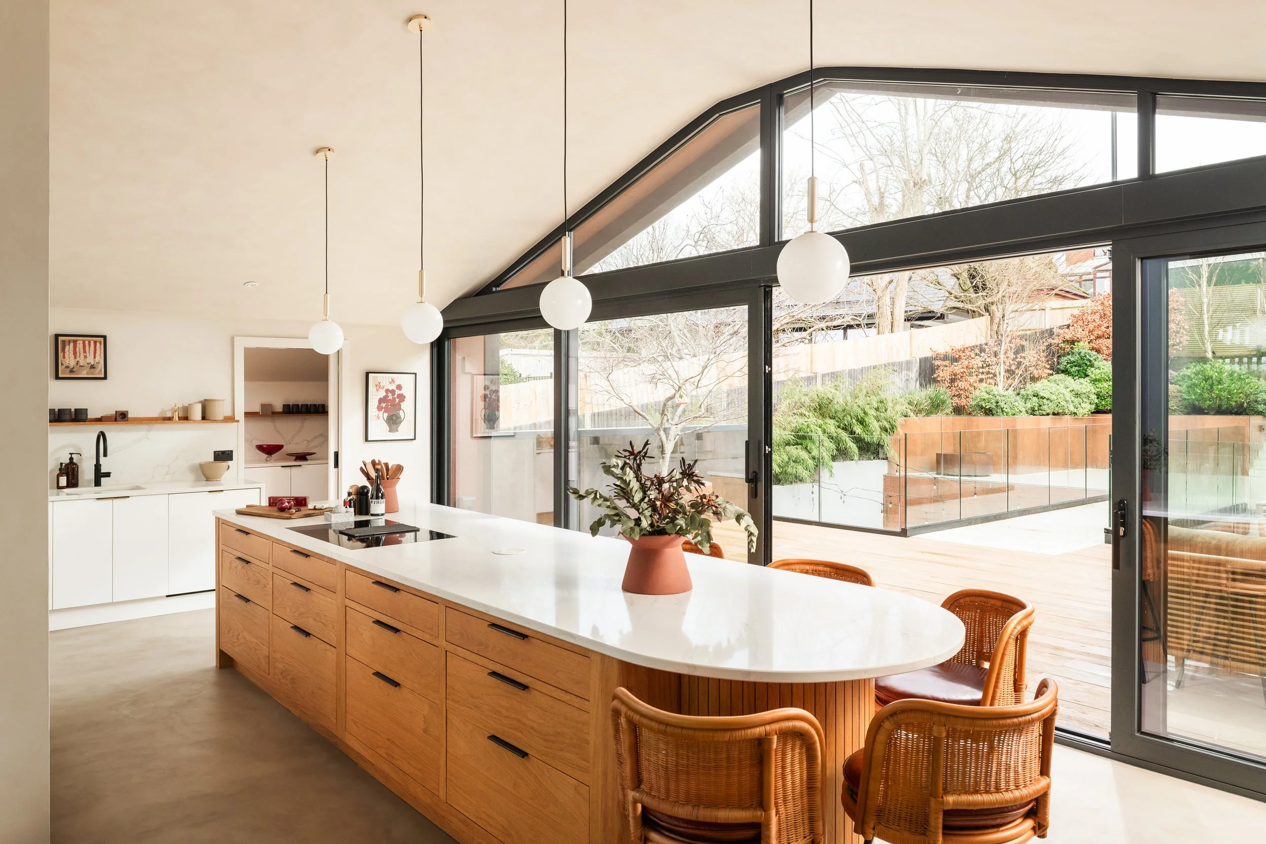 luxury fitted kitchen with custom cabinetry
high-end modern kitchen with bespoke storage solutions
elegant luxury kitchen design with premium finishes
bespoke kitchen with high-end materials and finishes