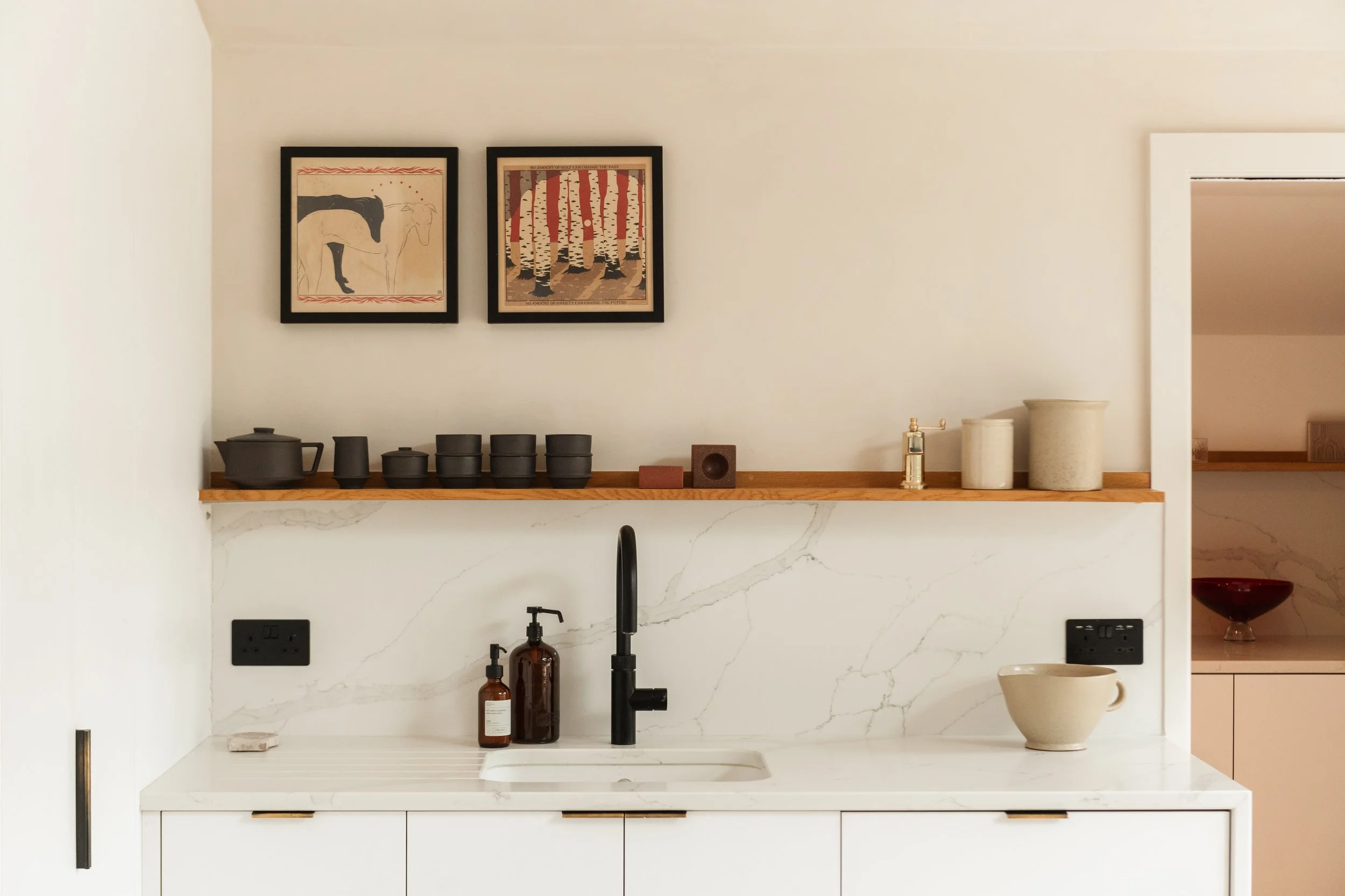 luxury fitted kitchen with custom cabinetry
high-end modern kitchen with bespoke storage solutions
elegant luxury kitchen design with premium finishes
bespoke kitchen with high-end materials and finishes