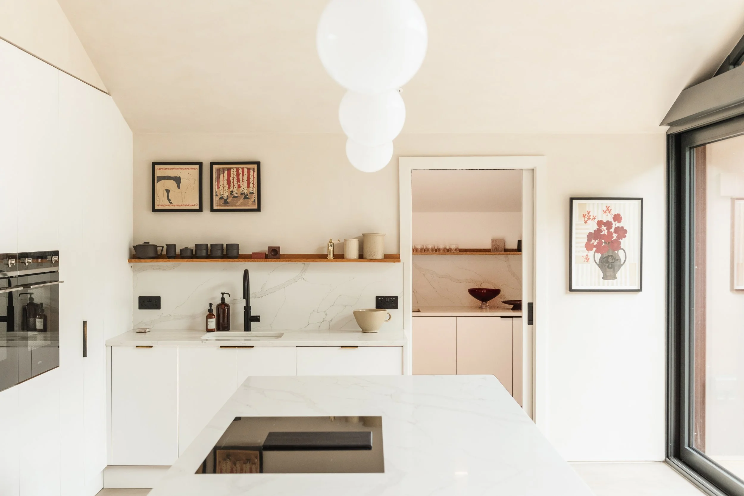 luxury fitted kitchen with custom cabinetry
high-end modern kitchen with bespoke storage solutions
elegant luxury kitchen design with premium finishes
bespoke kitchen with high-end materials and finishes