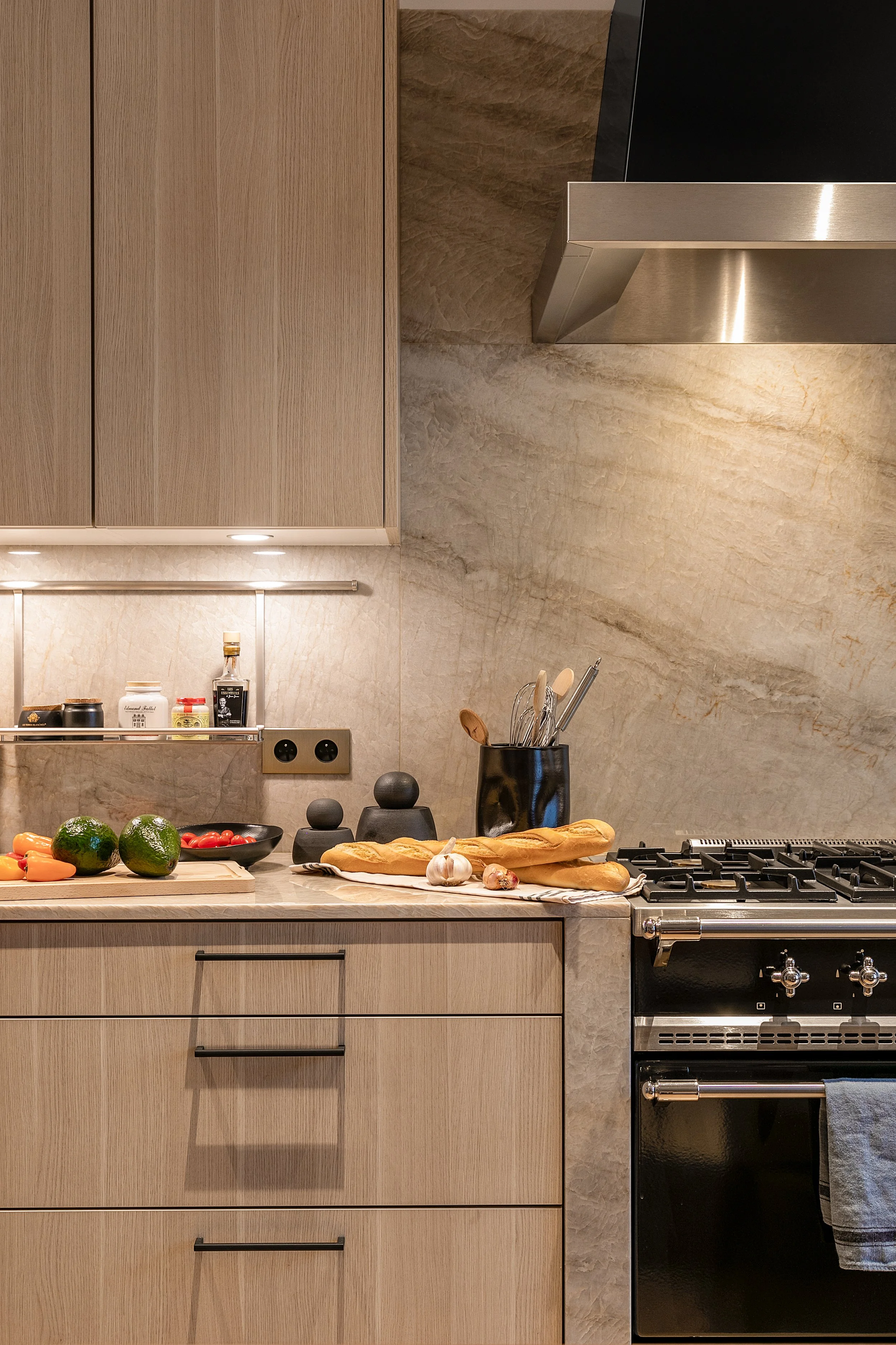 _45A1368R.jpg