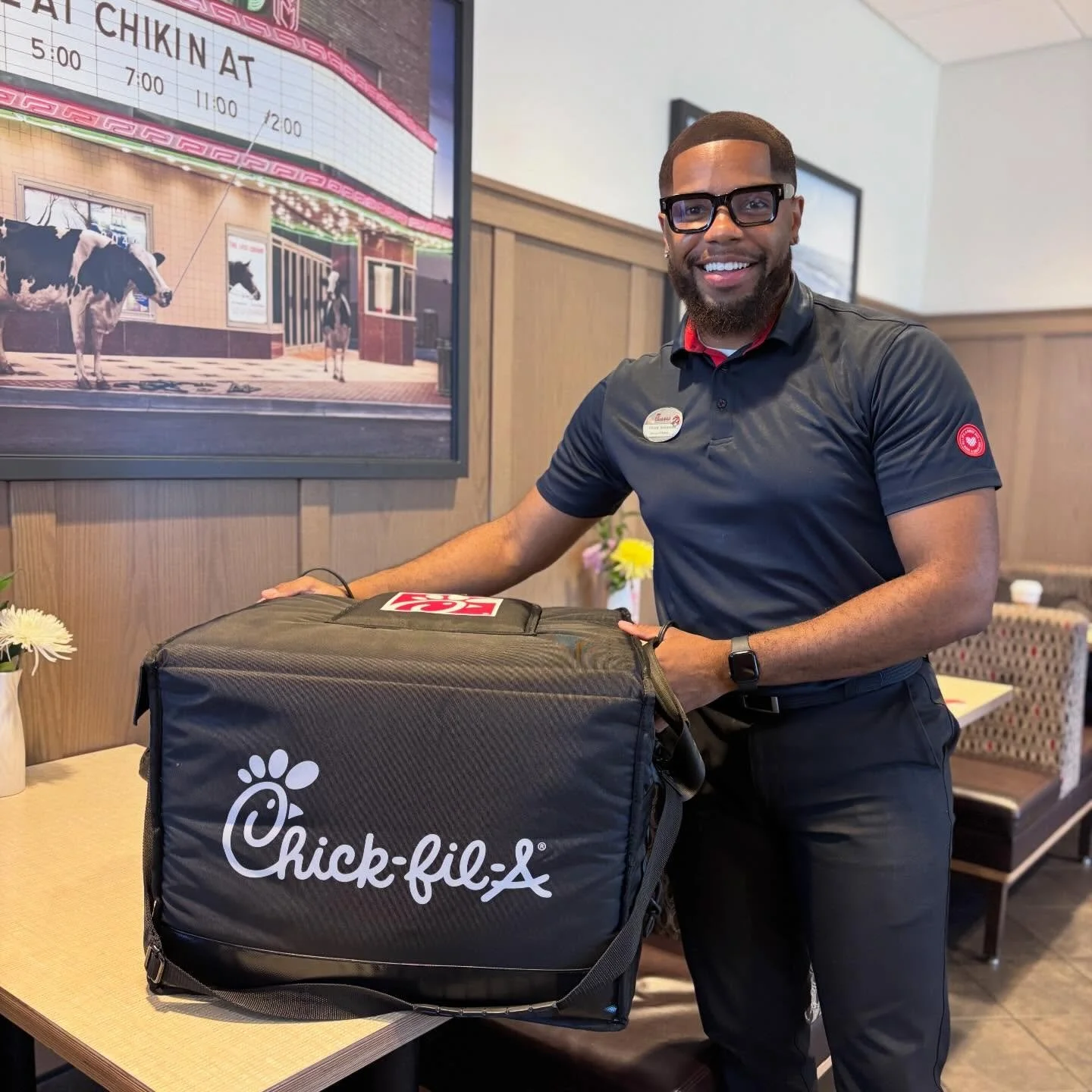 Huge gratitude to @cfacanogapark for showing up for Canoga Park High&rsquo;s Black Student Union with a generous lunch donation. We see you, and we&rsquo;re thankful. 🙌🏾🐄&hearts;️

#ForTheCulture #BlackStudentUnion #CanogaPark #CommunityPartners #