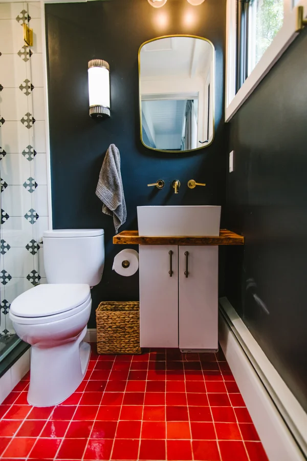 15Bowdoin-master bath head on.jpg