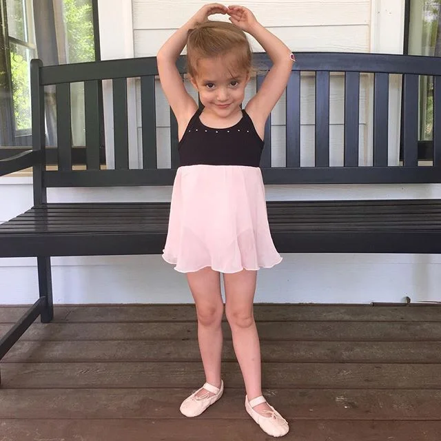 Hattie started ballet class this week. 👯