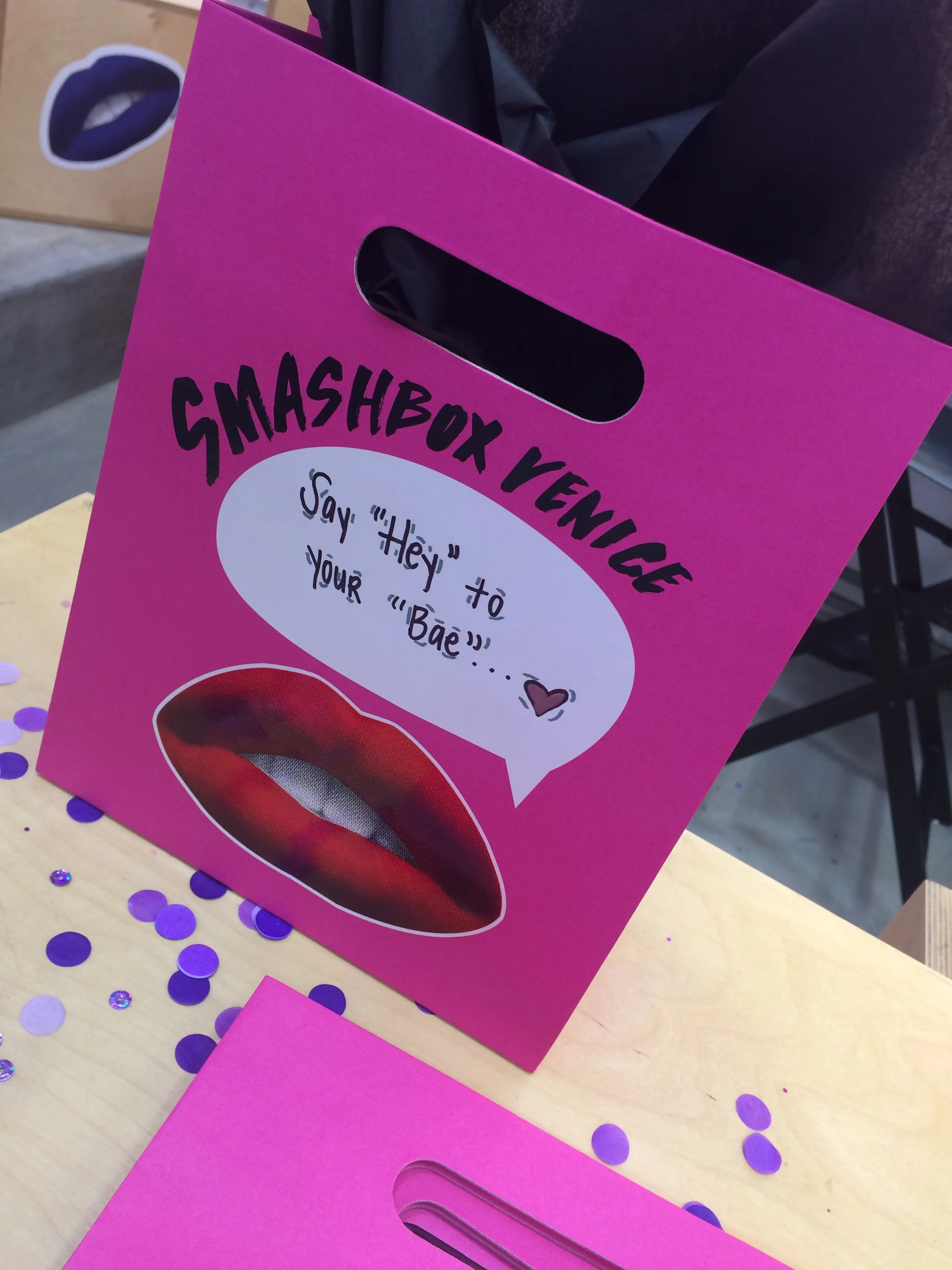  Custom branded shopping bags 