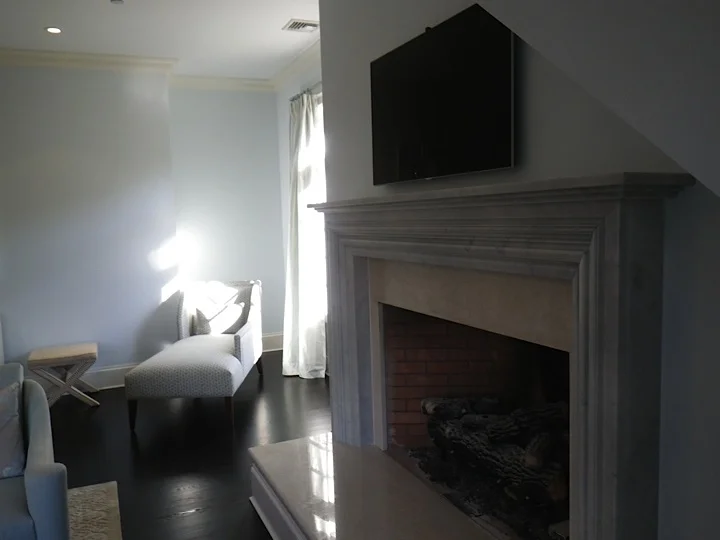 masterbedroomfireplace1.jpg
