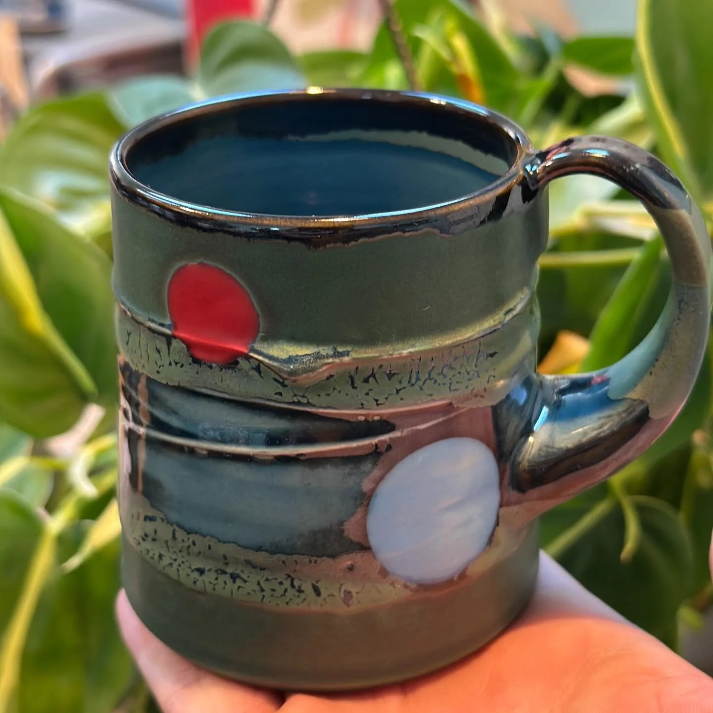Congratulations to our 12 days holiday stories quiz winner&hellip; drumroll&hellip; @girl.squad.mom 

In addition to a $150 gift card to the spa, you&rsquo;ll get these beautiful pottery pieces from some of our favorite local folks @forestfloorstudio