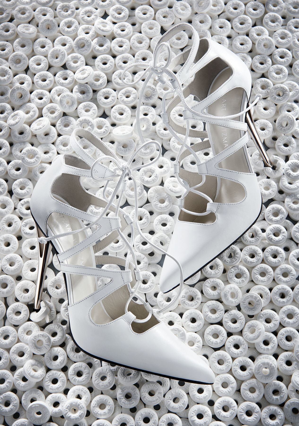 STUART-WEITZMAN_LIFESAVER_MAIN_109.png