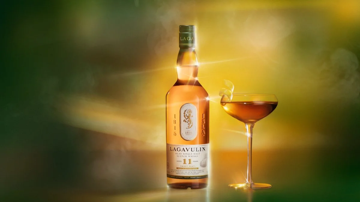 2025_12_10_DiageoSweetPeat_01_Sweet Peat Tea + Bottle_V3 2.jpg