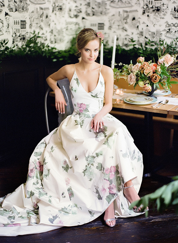 This dress... That China... The Flowers, OH EM GEEE