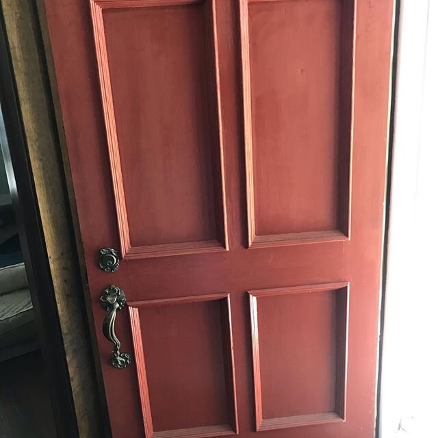 Being #quarantined with my old red door. Check out the new look! #artist #painting🎨  my old red door. #newlook #frontdoor #toledoohio #oldorchardneighborhood #toledo419