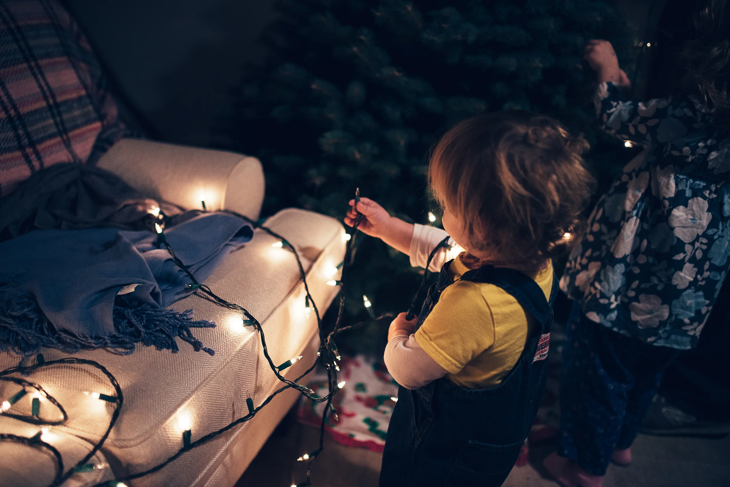 christmas-tree-decorating-3.jpg