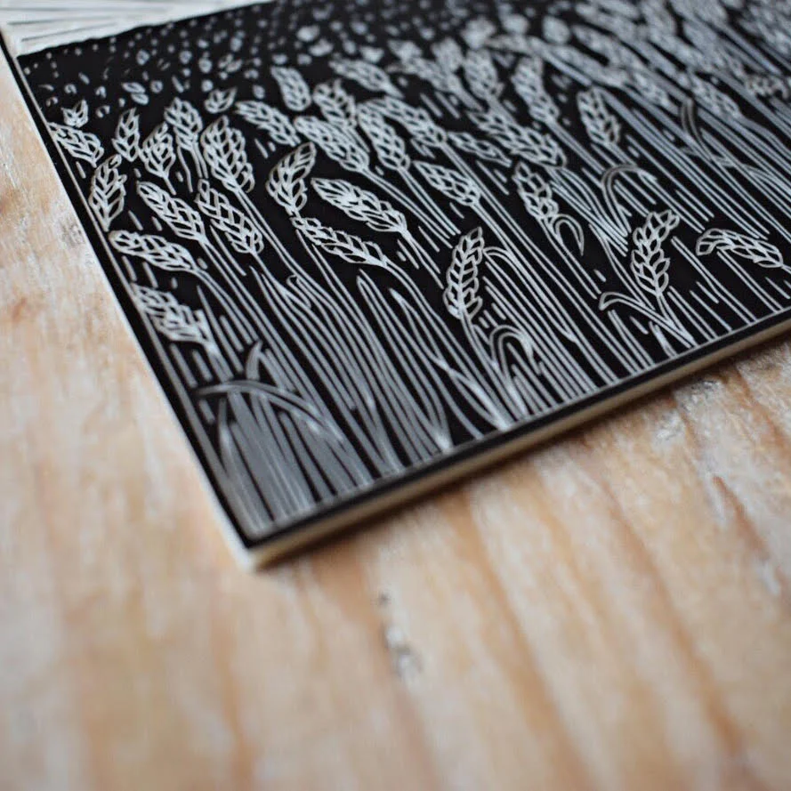 HANNAH COUSINS Hannah Cousins is a printmaker based in Bristol. She’ll be selling hand-printed linocut Christmas cards.