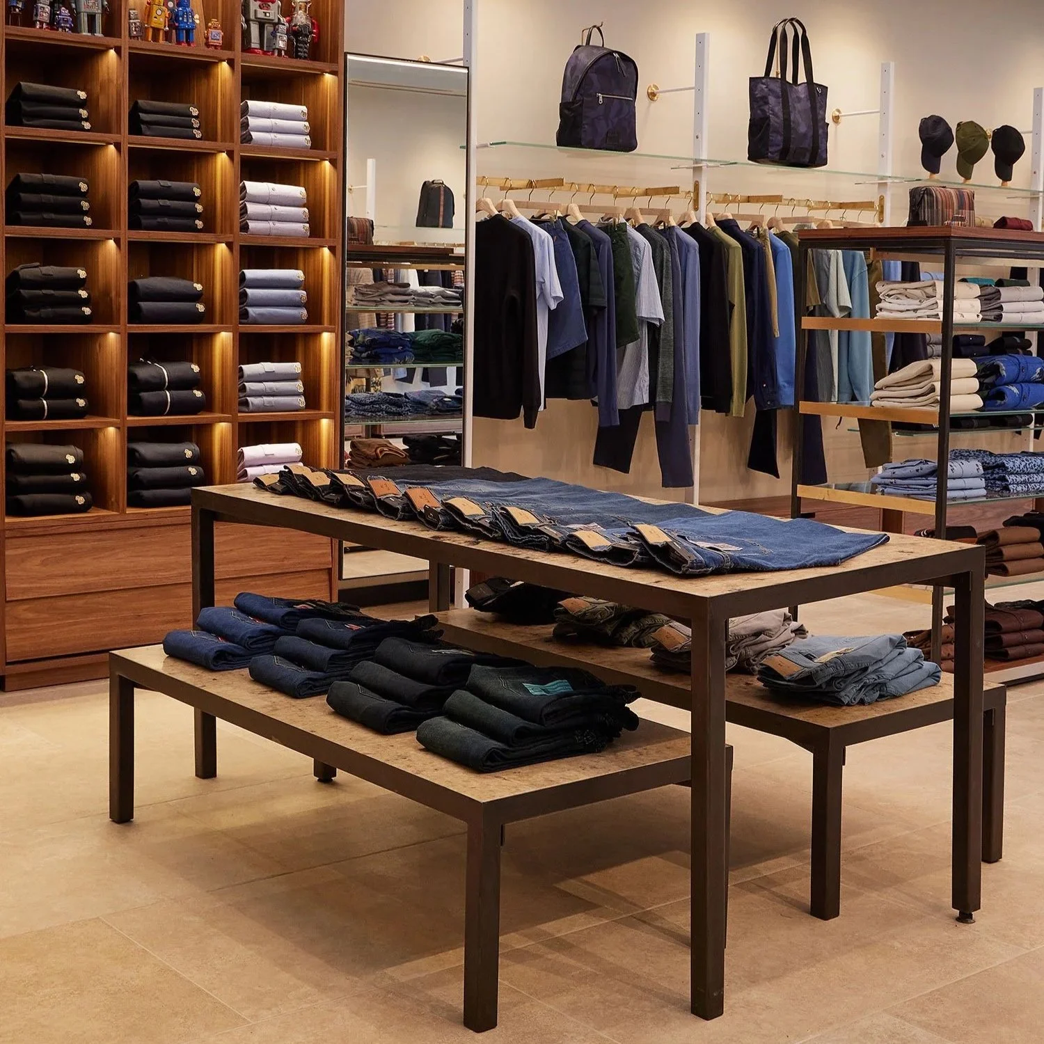 Solidwool Custom Furniture / Paul Smith