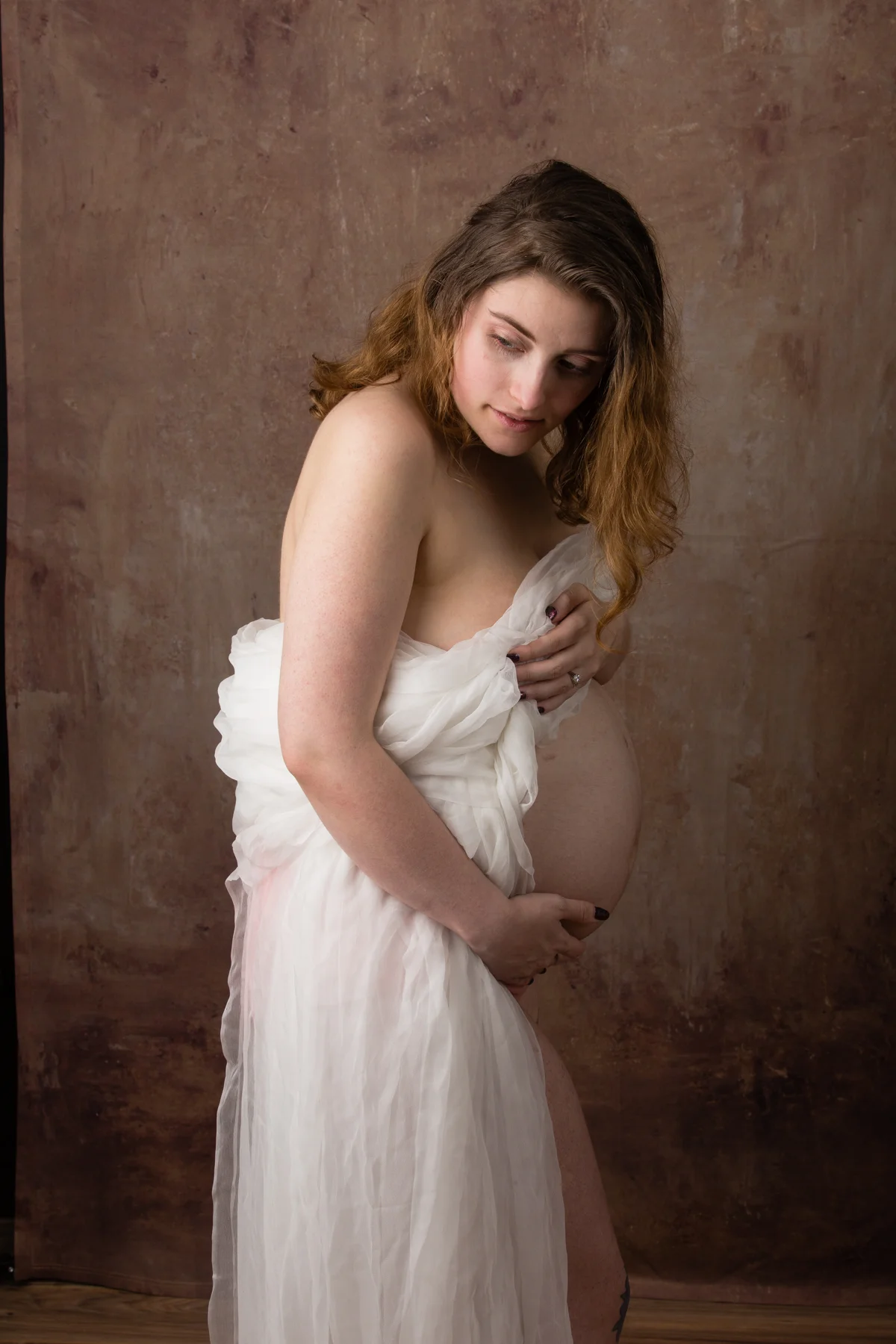 Alannah Maternity in Studio-20.jpg