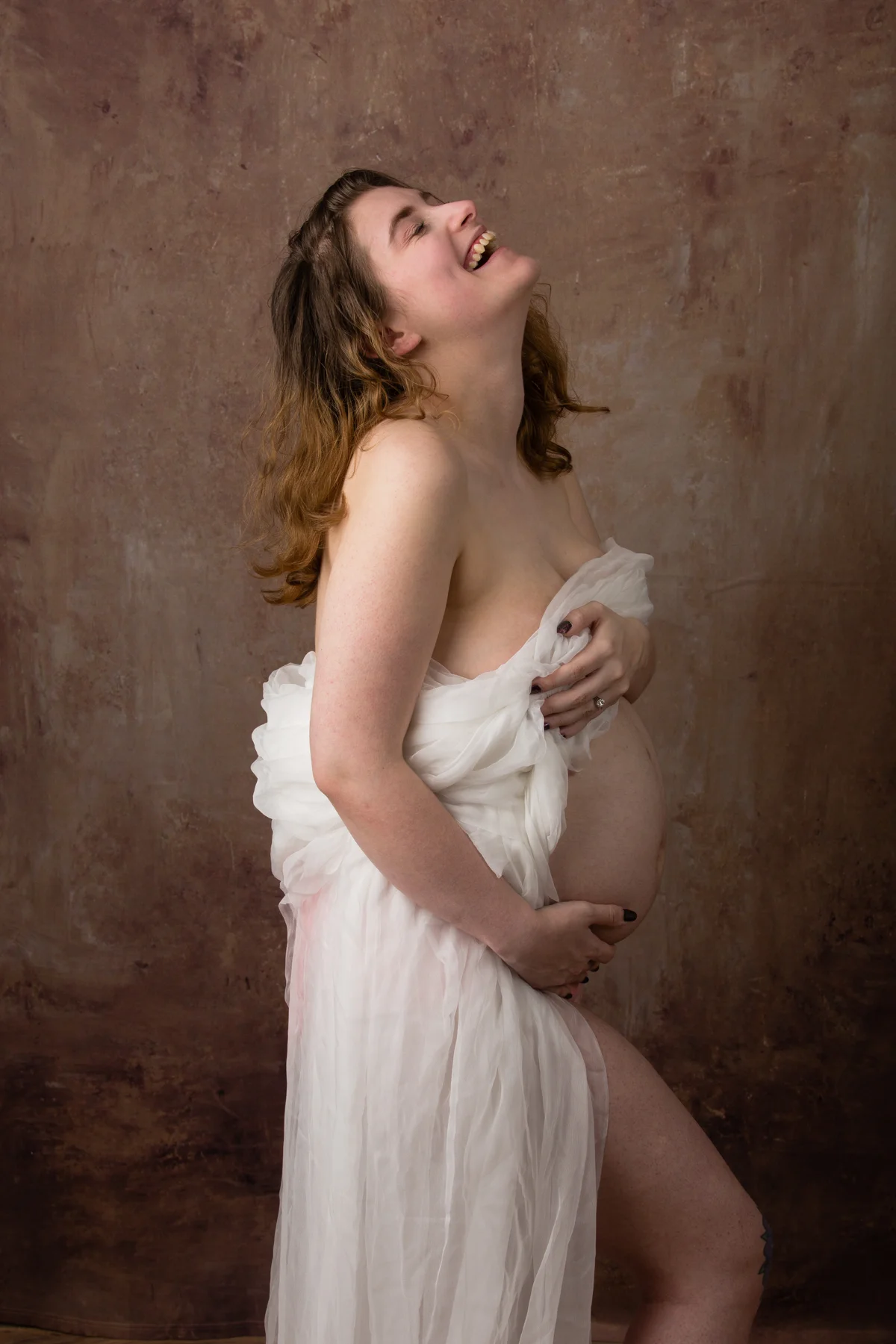 Alannah Maternity in Studio-21.jpg