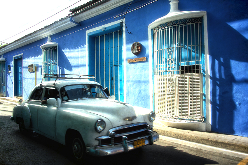 Jill_04 Havana-blue-houses-+-white-car.jpg