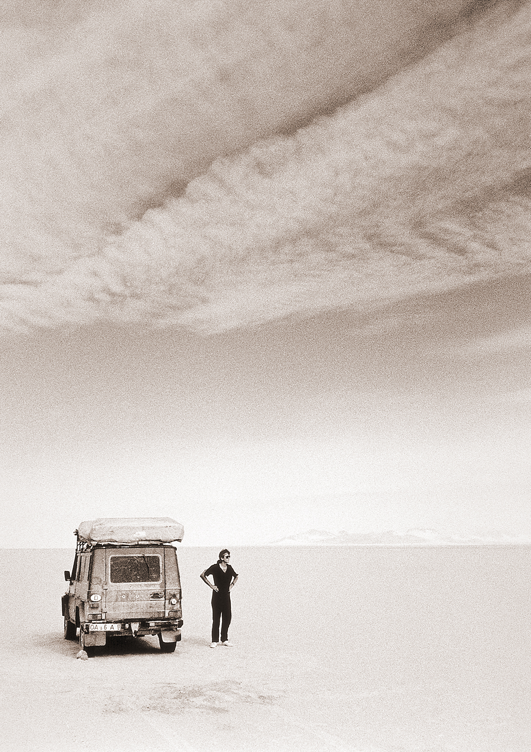 Photo ©Drew Megarry/Sahara Desert, Algeria. Looking for my cars keys. 