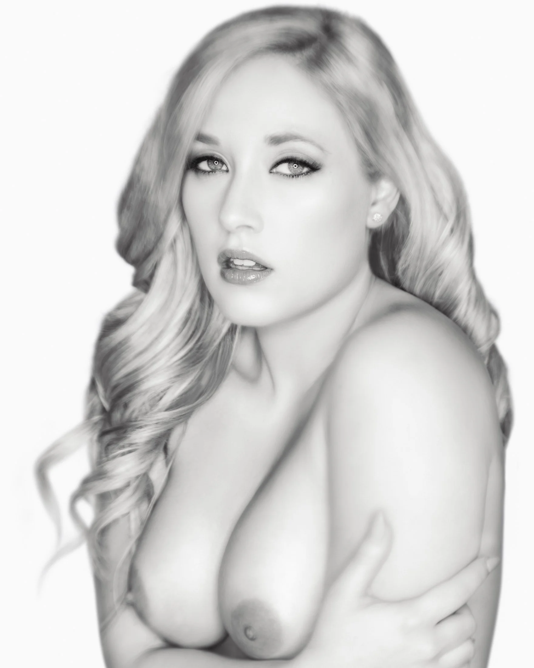 The Silent Gaze | Mkay Blondie No. 4