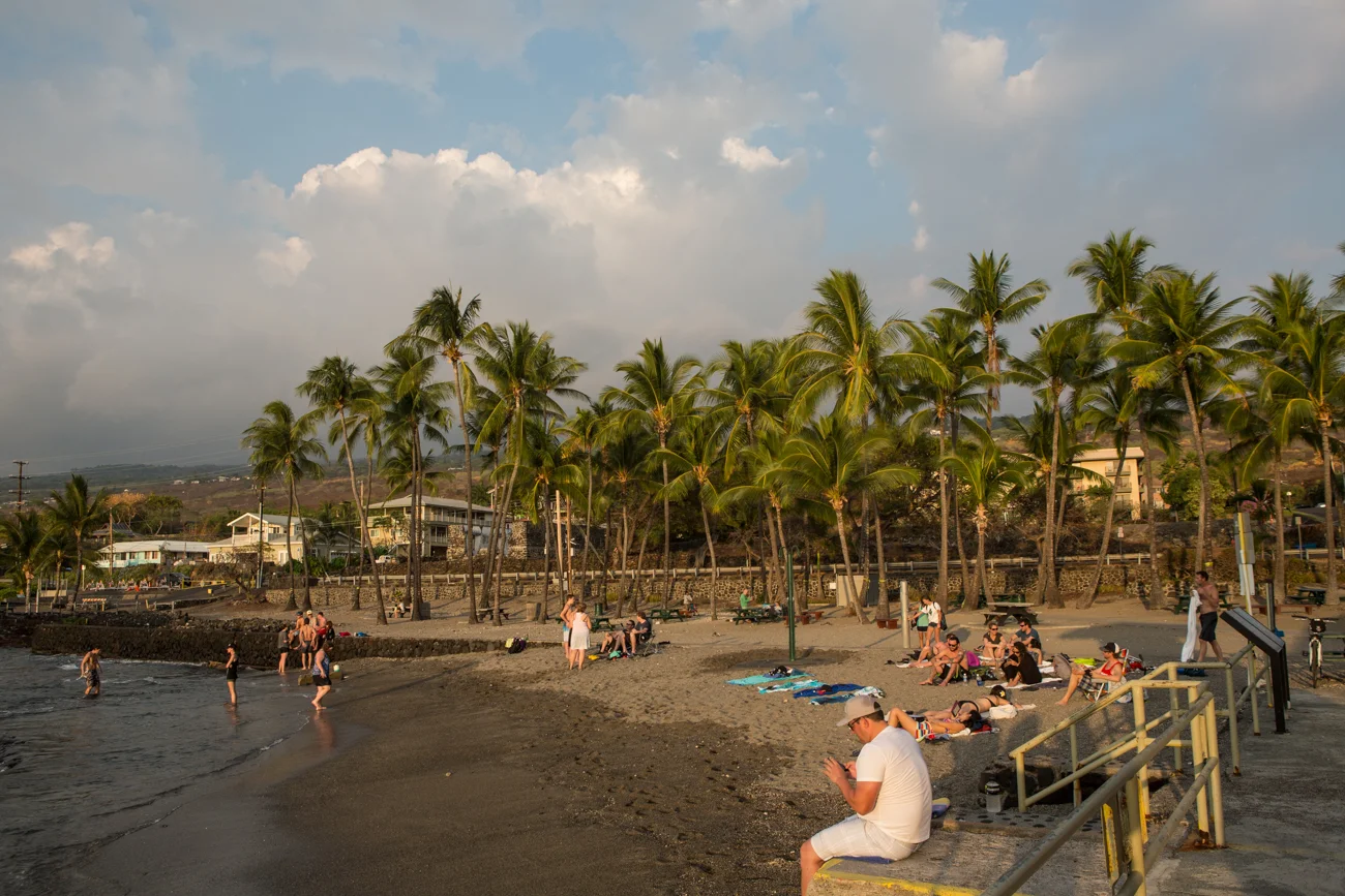 Hahaluu-Sunset_-Big-Island-Kona-Hawaii-Travel_Bolandia-Blog-9372.jpg