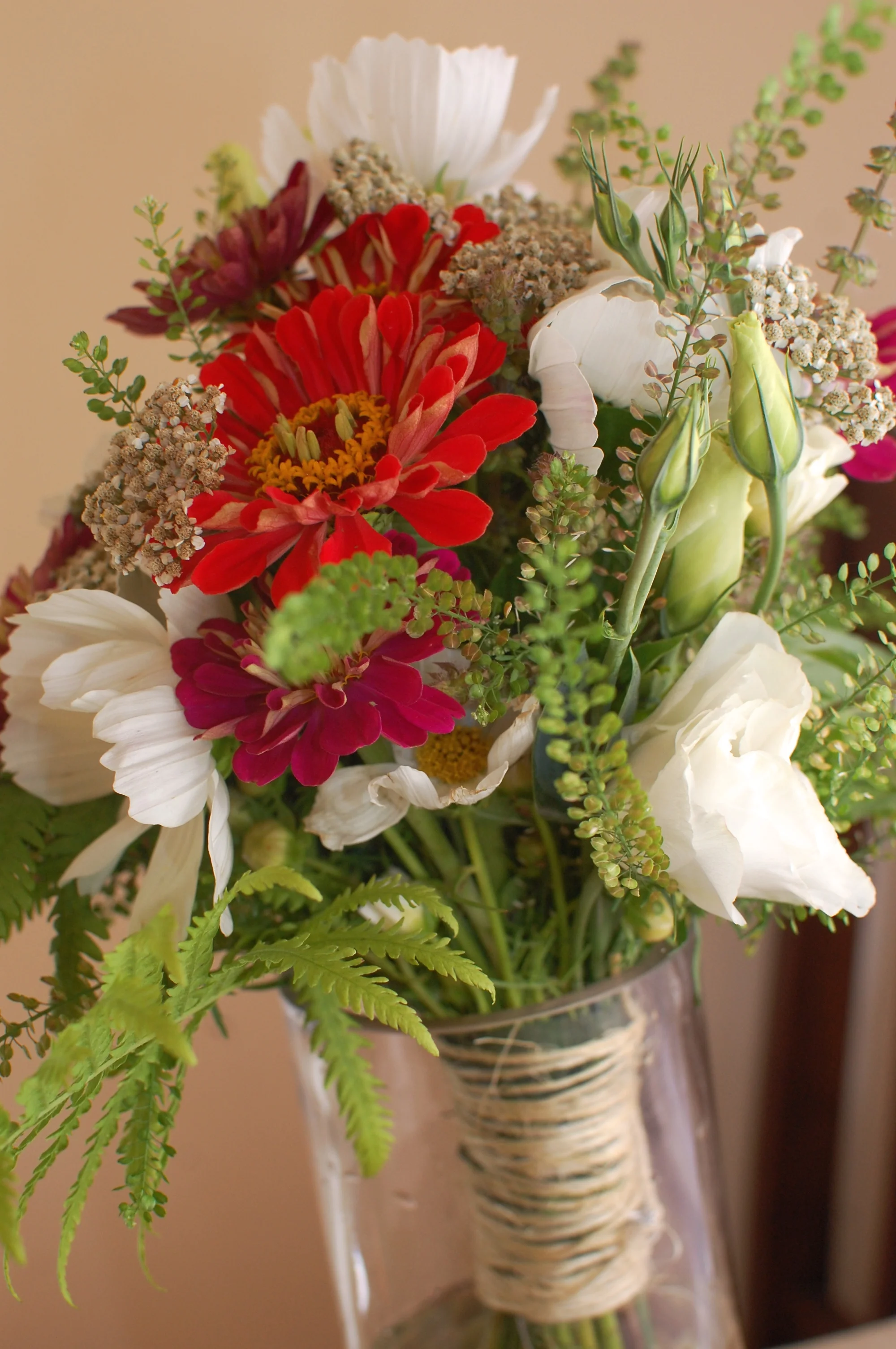 Since you couldn't see the detail on the bouquet I did a close up. I think the twine gives it the perfect touch of casual, rustic charm.