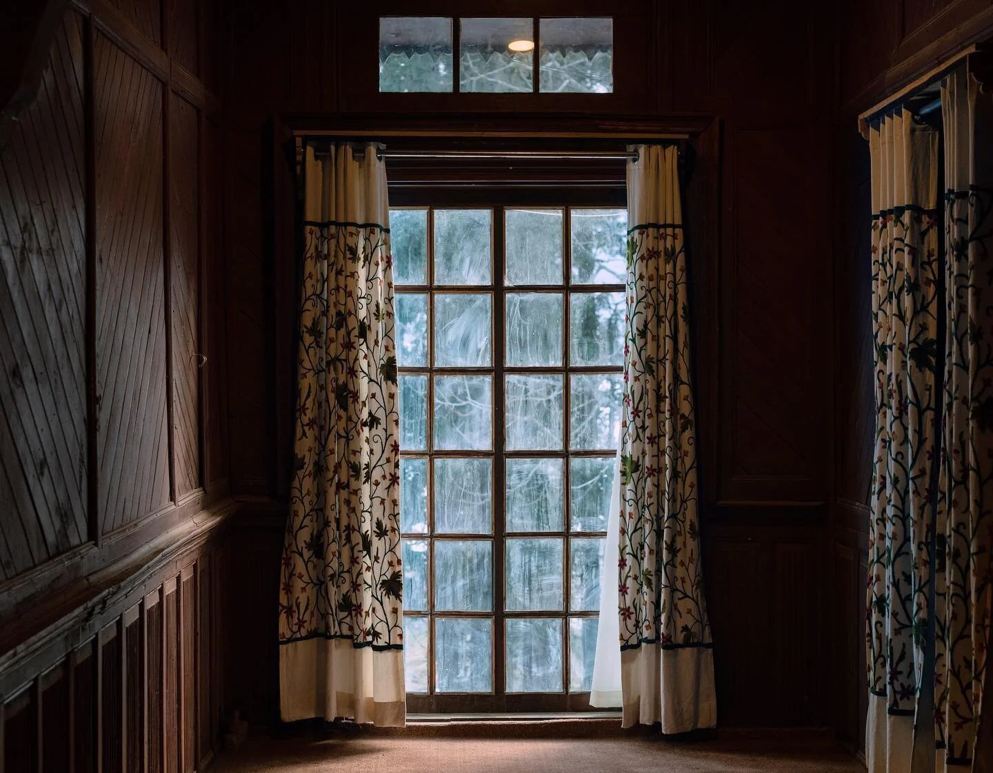 Mild memory. Kashmir.
.
.
.
.
(34.0622013, 74.3969940)
.
.
.
.
.
.
.
#photooftheday #photographerindia #india_photography #indiaphotosociety #indiaphotographyclub #indiaphoto #indiaphotos #incredibleindia #moodyindia #moodygrams #moodytoning #moodyed