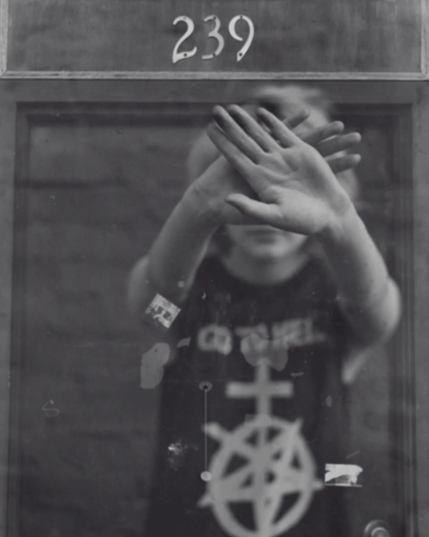 239. Anya. 
.
.
.
Shot on 4x5 Monorail.
Kodak Tri-X 400.
.
.
.
#largeformat #largeformatphotography #largeformatfilm #bw_ #bwfilm #bwfilmphotography #filmbw #film_photography #bw_portraits #bnw_portraits #bnw_portrait #bnw_zone #bnw_creatives #bnw_cr