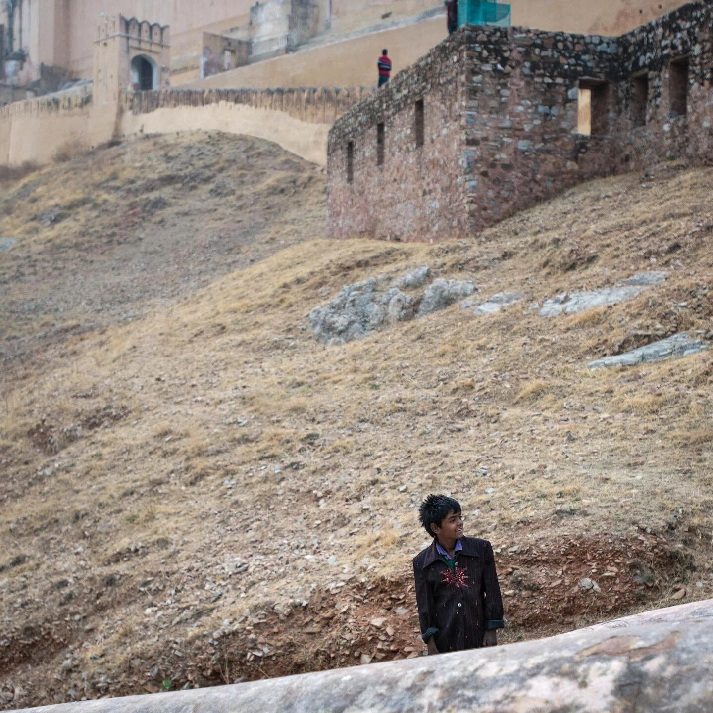 Of Forts and Fables.
.
.
.
.
.
#squareup #squarephoto #indiaphotosociety #indiaphotographyclub #nikonfrance #nikonusa #nikonusa🇺🇸 #street_vision #streetsmagazine #docu #documentaryphotography #documentaryart #1x1 #streetphotomag #streetphotomagazin