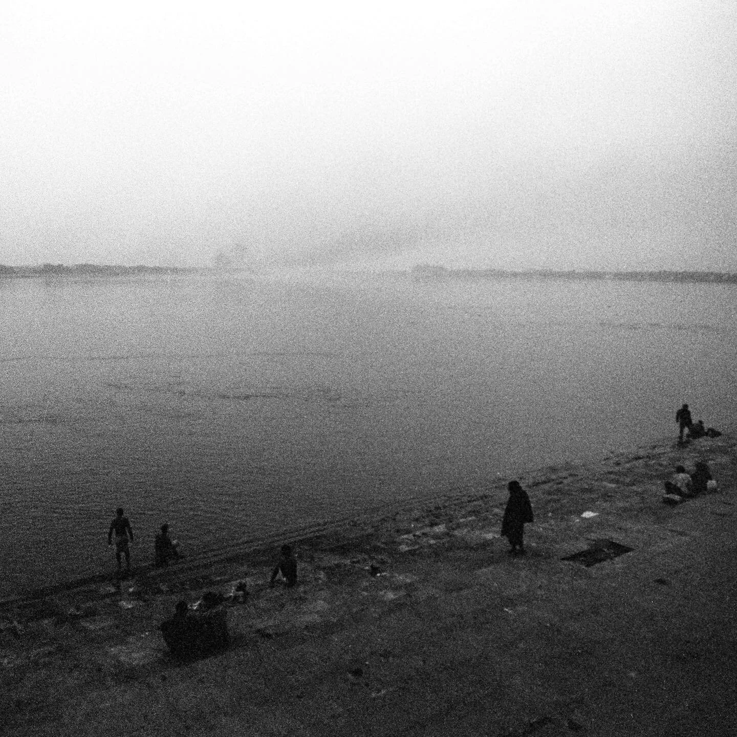 Old River.
.
.
.
.
.
.
.
#bw_society #bw_india #bnwmood #indiaphotosociety #indiaphoto #kolkatastreets #bnw_drama #bwmood #analogmagazine #analogmag #filmshooterscollective #filmshooters #filmshootersgroup #filmshootercollective #filmphotographer #ko
